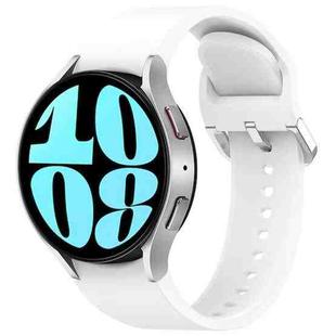 For Samsung Galaxy Watch 6 44mm Solid Color Silver Buckle Quick Release Silicone Watch Band(White)