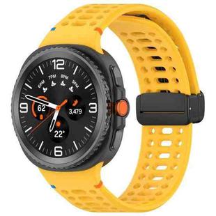 For Samsung Galaxy Watch8 40 / 44mm Magnetic Black Buckle Breathable Stitched Silicone Watch Band(Yellow)